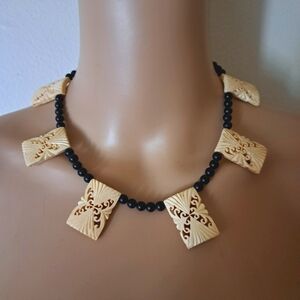 One of a kind, Vtg Handcarved Bovine Bone & Onyx Beaded Statement Necklace